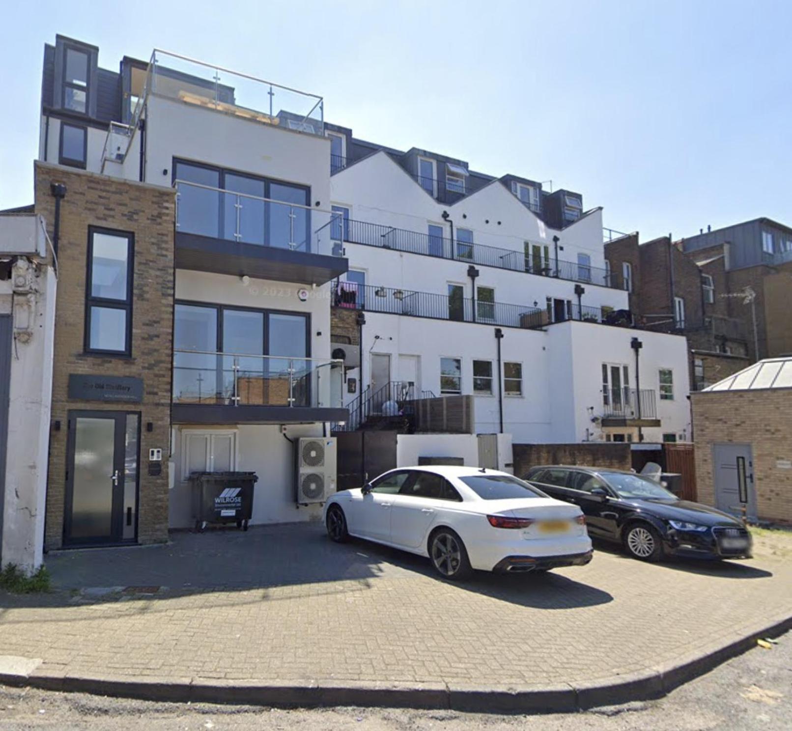 Battersea Stay W Ac, Mini Bar & Near Power Station Londres